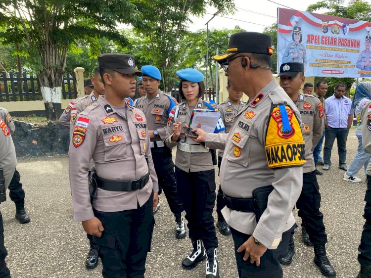 Perkuat Disiplin Anggota, Wakapolres TTU Cek Kelengkapan dan Sikap Tampang Personel
