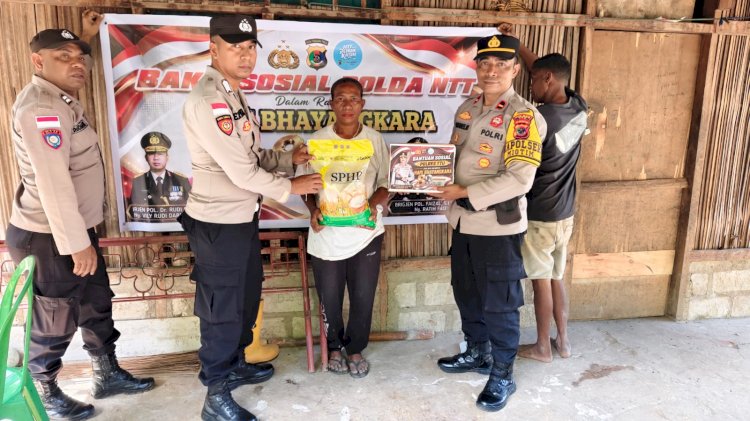 ​Menyambut HUT Bhayangkara ke-80, Polsek Miomaffo Timur Gelar Aksi Kepedulian, Salurkan Bansos Sembako bagi Lansia dan Janda di Desa Taekas