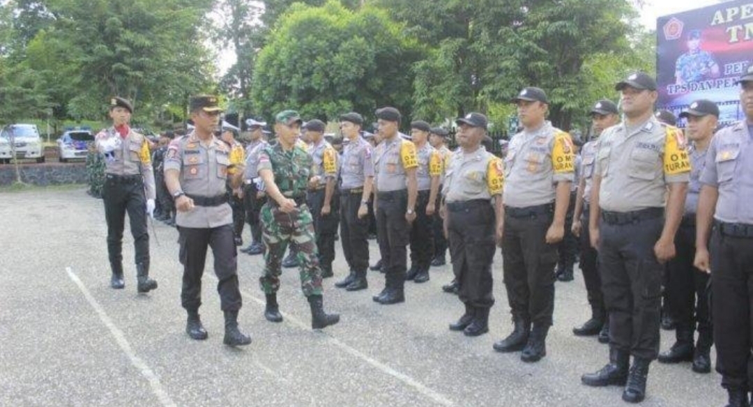 Polres TTU Gelar Apel Gabungan TNI Polri Dalam Rangka Persiapan Pengamanan TPS dan Logistik