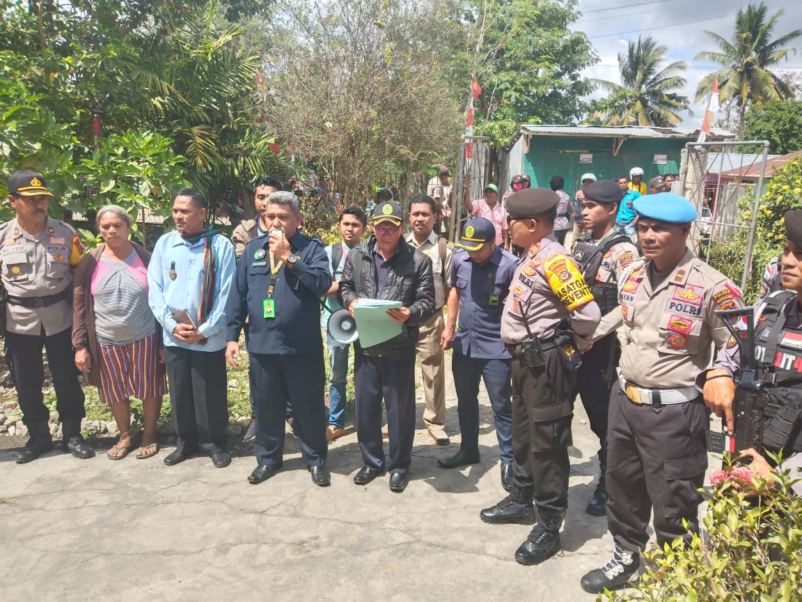 Polres TTU Laksanakan Pengamanan Eksekusi Tanah di Kelurahan Kefa Selatan