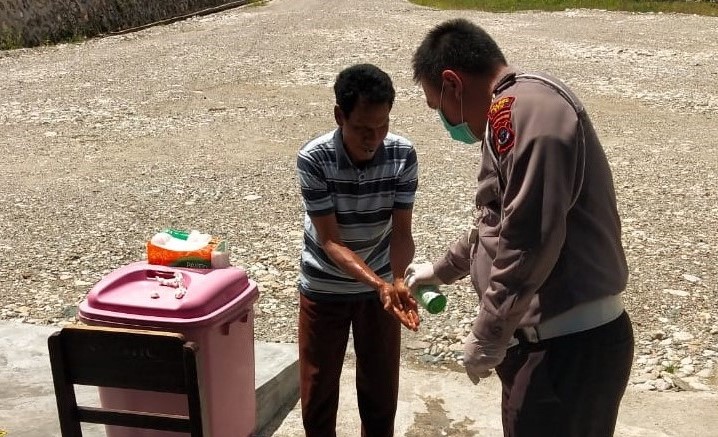 Polres TTU Sediakan Hand Snitizer Upaya Cegah Corona